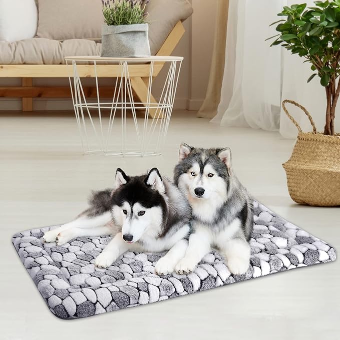 VANKEAN Stylish Dog Crate Pad Bed Mat Reversible (Warm & Cool), Soft Pet Sleeping Mat Dog Bed for Crate Suitable for Small to XX-Large Dogs and Cats, Machine Washable Crate Beds,Grey Stone Pattern