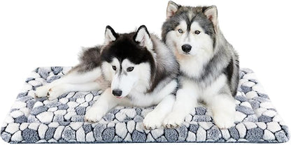 VANKEAN Stylish Dog Crate Pad Bed Mat Reversible (Warm & Cool), Soft Pet Sleeping Mat Dog Bed for Crate Suitable for Small to XX-Large Dogs and Cats, Machine Washable Crate Beds,Grey Stone Pattern