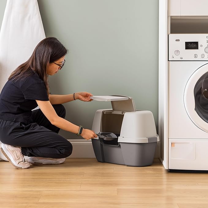 IRIS USA Corner Cat Litter Box Enclosure with Scoop, Small Cat Litter Box with Lid, Corner Litter Box Enclosure for Kittens to Medium Sized Cats, Odor Defensive Hooded Litter Tray, Dark Gray